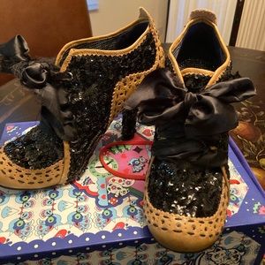 Black and Tan,  leather and sequins heeled lace up shoes